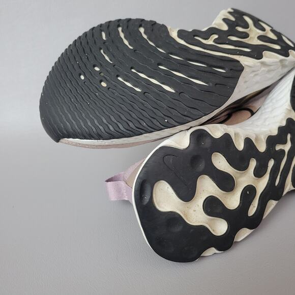 Nike Womens React Infinity Run Flyknit Plum Fog Pink Running Shoes Sneakers 6.5 - Picture 9 of 11